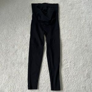 Blanqi everyday maternity over the belly leggings.